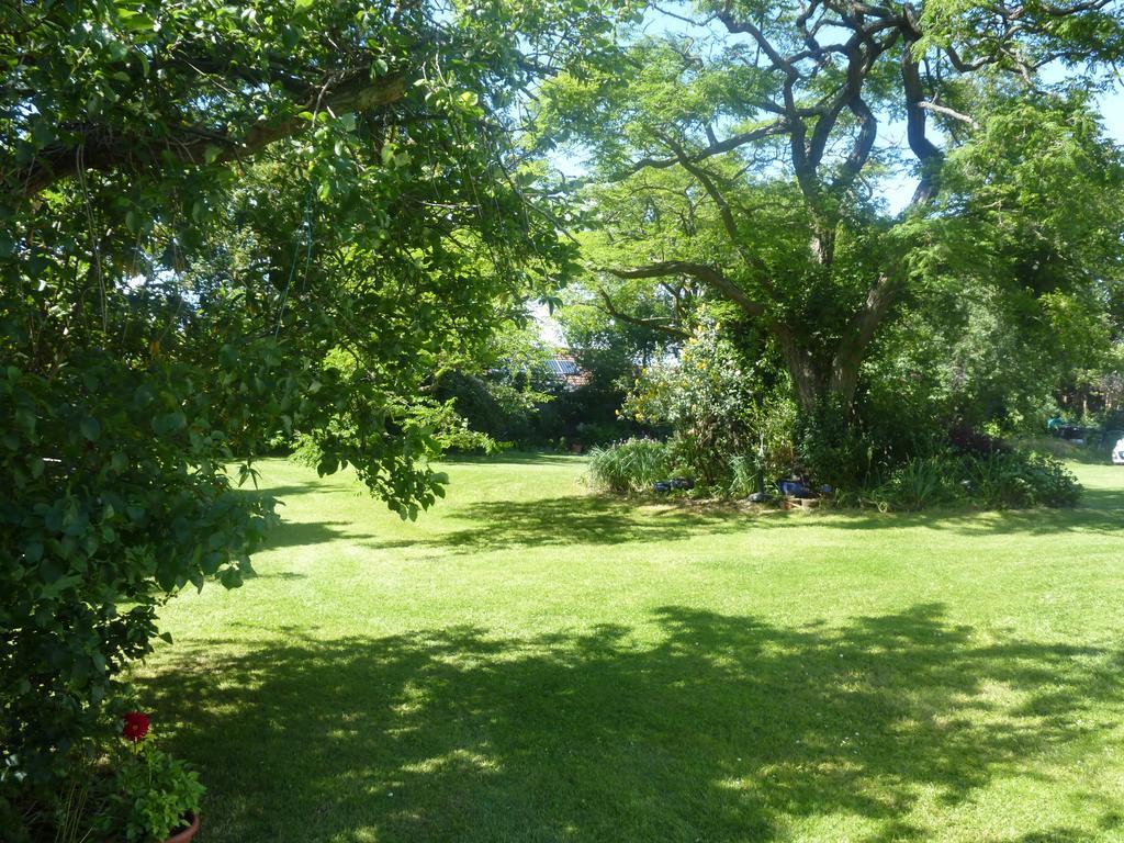 Strawberry Cottage B&B Hedge End Exterior photo